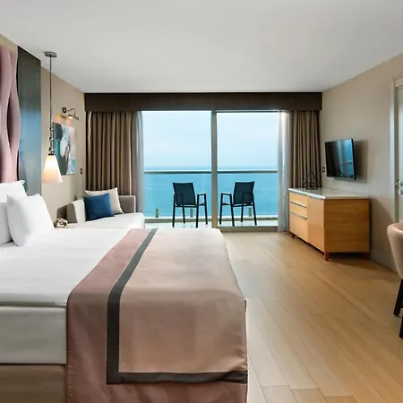 Elexus & & Casino Hotel