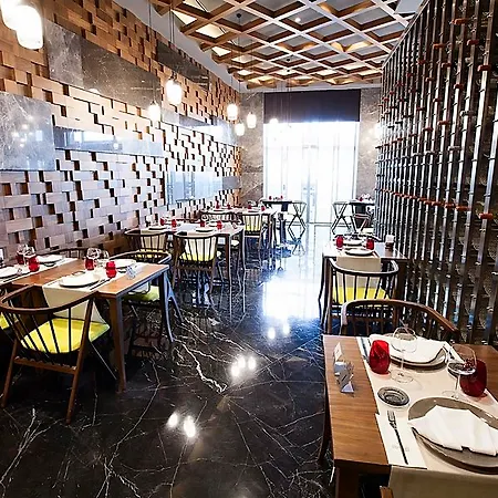 Elexus & & Casino ホテル 5*