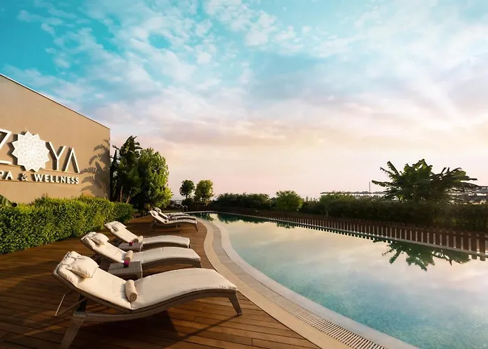 Elexus & & Casino Hotel