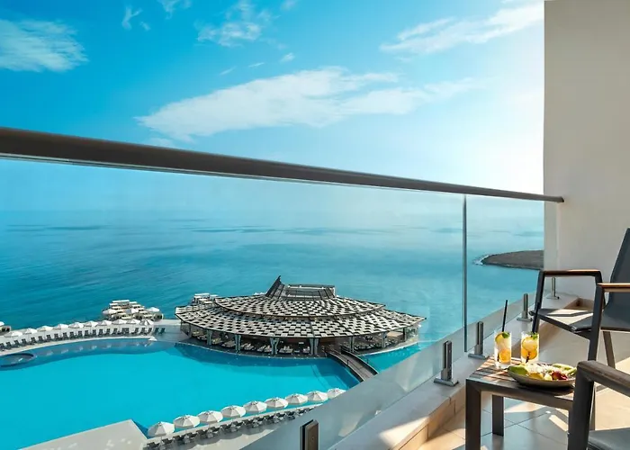 Elexus & & Casino Hotel