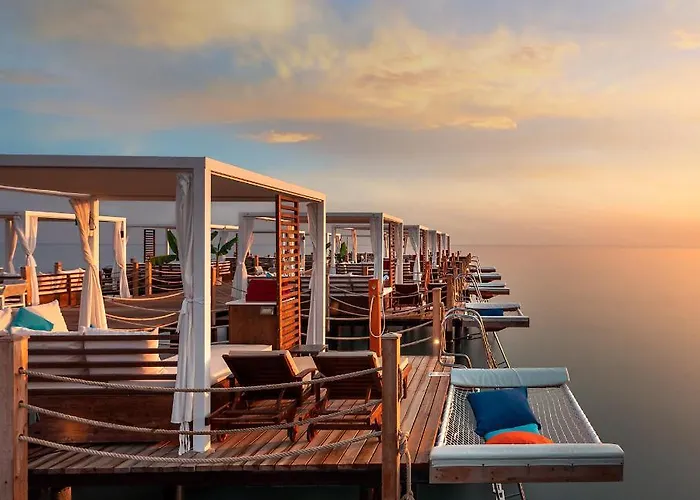 Elexus & & Casino Otel